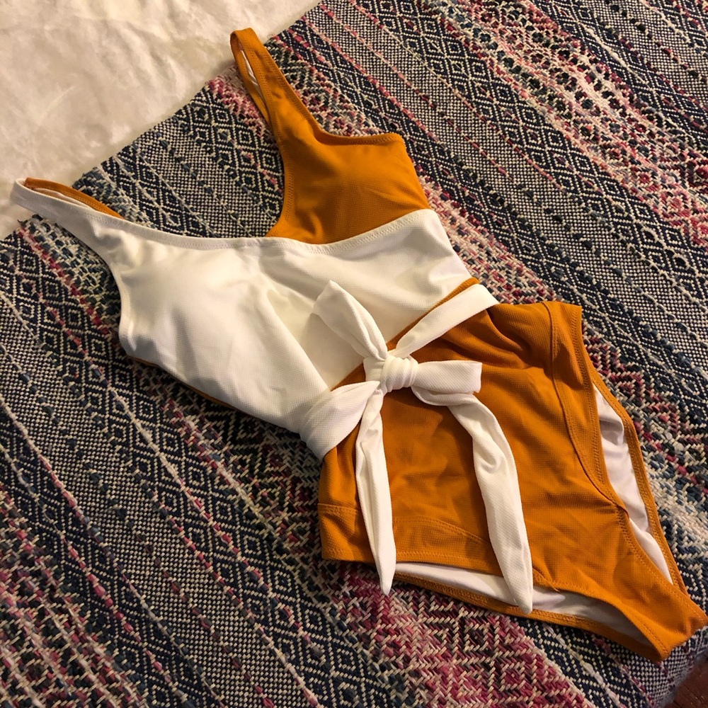 NWOT Color block One piece Bathing Suit